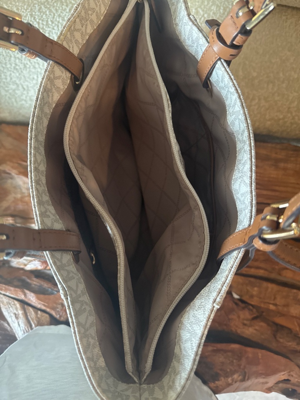 Michael Kors purse - Picture 3 of 3